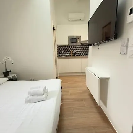 Appartement Dans Le 16e Pres De La Tour Eiffel *
